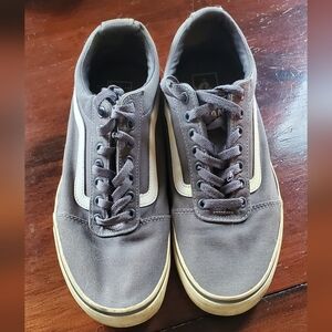 Vans Old Skool - Size 9.5